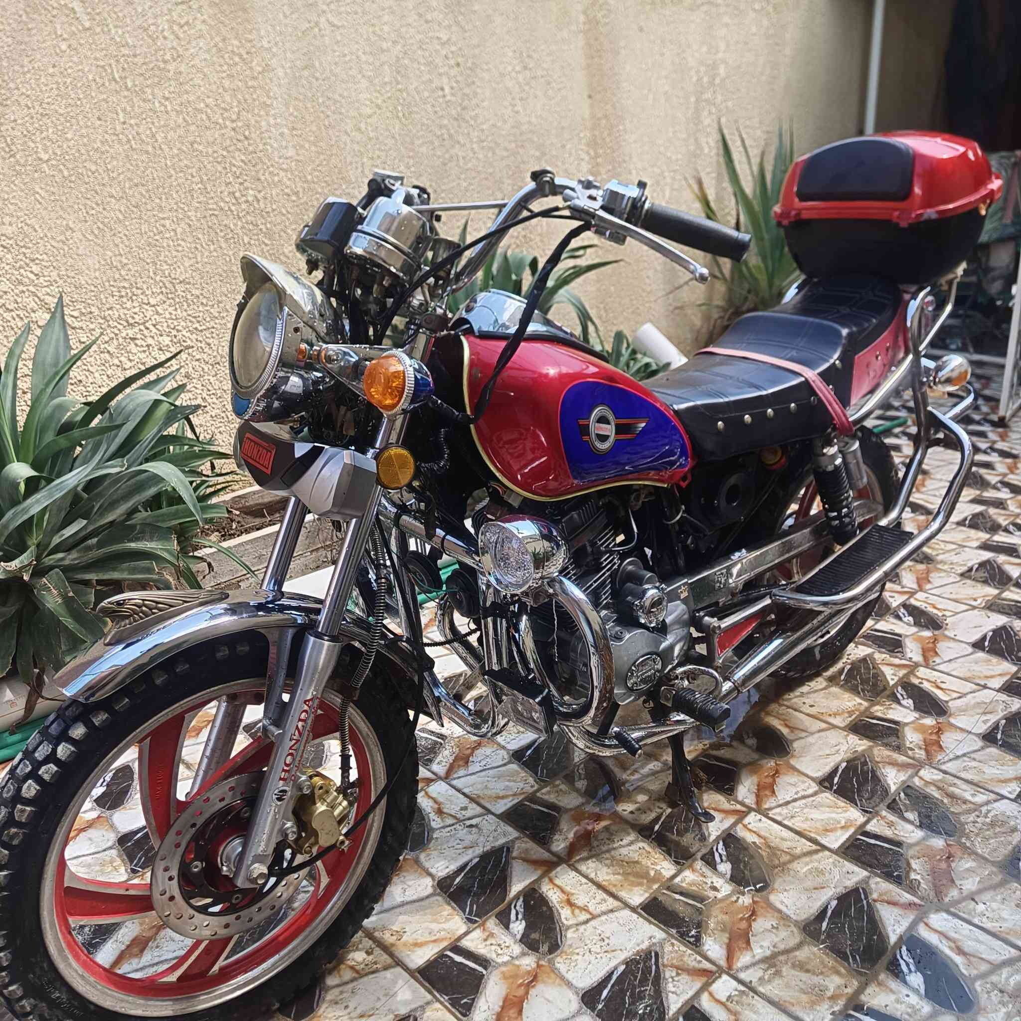 السلام عليكم جوندا هونزدا للبيع موديل 2019 جديده واوراق اصوليه للاستفسار الاتصال على الرقم ***********
