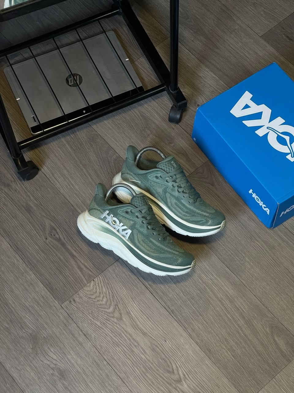 هوكا كلفتون 10 
قياس 45 يلبس 44 ونص او 44
قطعة وحدة فقط 
للاستفسار والطلب مراسلة الصفحة 
 متوفر توصيل 🚚


**إذا كنت صاحب هذا الإعلان وتريد حذفه لأي سبب، رجاءا أرسل رسالة إلى الدعم الفني**