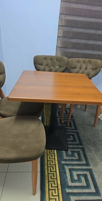 ميز طعام للبيع السعر ١٨٠الف رقمي للتواصل واتساب 07713768302