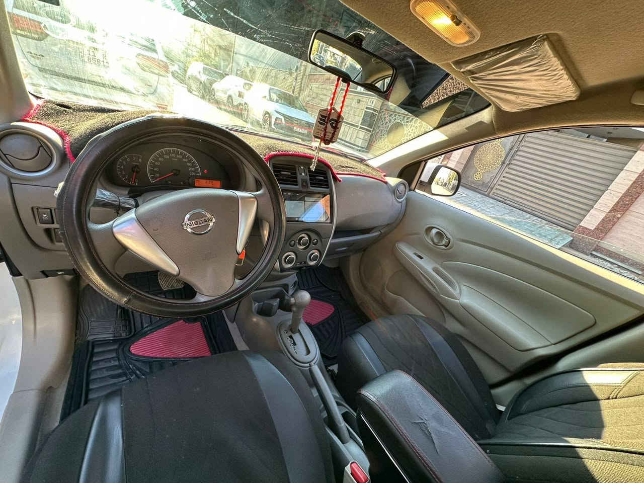 السلام عليكم سني هندي موديل 2024السياره ماشيه 37الف نضيفه مكفوله من كل شي والسونار موجود رقمه بغداد المكان الكاضميه المقدسه الرقم ***********
