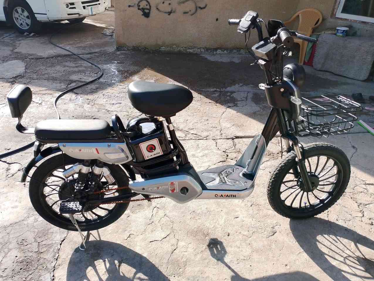 سلام عليكم  دراجه شحن للبيع السعر 325 وبي مجال المكان حله ناحية النيل
***********
***********
