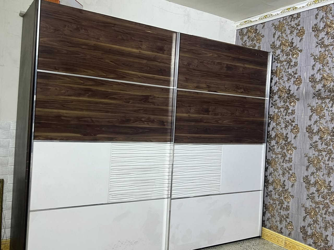 غرفه نوم البيع كامل ملحقات مكاني بغداد ***********
