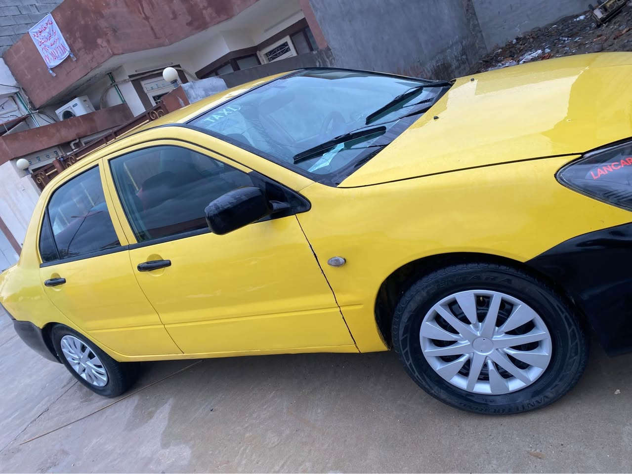 السلام علیکم  فرۆشتنی خێرا 
لانسر قیستەکان ٢٠١٠سەیارەی ماڵە هین معرەز نیە تازە ڕۆن و هایدرۆلیک گێرو دەبەی کلاچ و گشت شتێکیم گۆریە  تازەیە تاقم گاعی و دەست کاریەکی باشم کردە بۆمال خۆم گێر و مەکینەو تەبرید ساردو گەرم بەشەرت سەیارەکە تازیە زۆر پاکو جوانە سعری ٣٩ و مەجال 
ئەویش ڕەقەم تەلەفون 
***********
لەچات معمالە ناکەم بێ سەیری بکەو سعر بدە كالار, السليمانية
