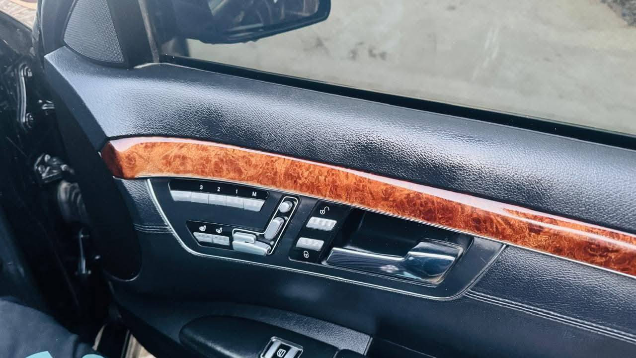 سلام عليكم سياره للبيع موديل 2007 مكان السياره بغداد بلديات ***********
