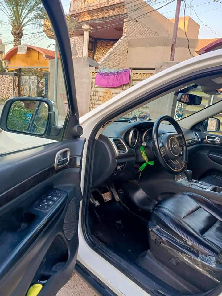 للبيع جيب لاريدو
موديل 2012 بسمي تحويل ثاني يوم 
لون ابيض مكفوله  
مكينه 3600 كير مكينه مكفول 
بصمه تشغيل وبصمه ابواب 
تحكم ستيرن 
كامره خلفيه 
شاشه كبيره  
كشن كهربائي 
داخل جلد 
تبريد شغال كهربائيات كله شغاله  
***********
