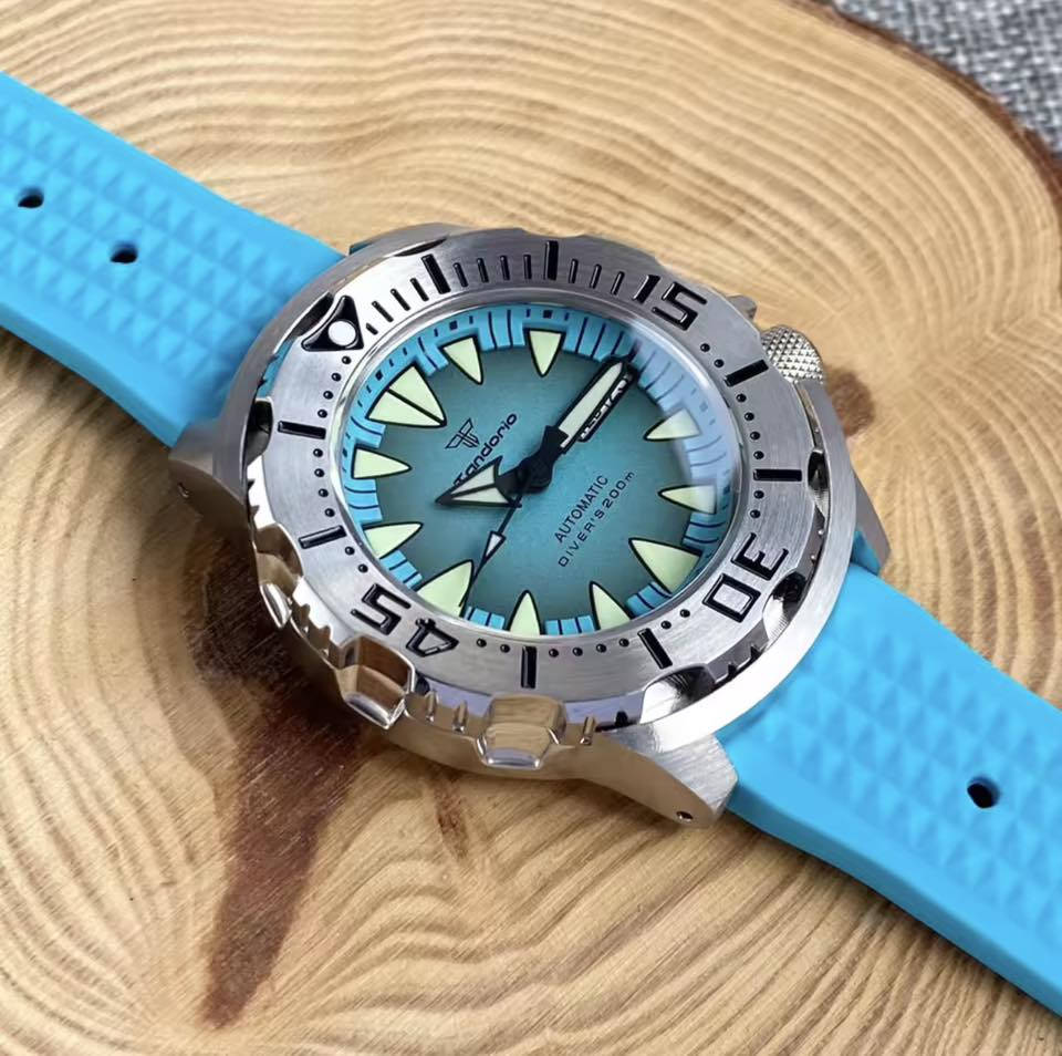 السلام عليكم.. ساعة مونستر غواصين ماركة تاندوريو الغنية عن التعريف
مكينة ياباني أصلي اوتوماتيك 24 جوهرة

لومينوس c3

جام زفير شرط الفحص بجهاز الالماس

ضد الماء غواصين

سير ربر لون تيفاني بلون المينا 

مع علبتها الاصلية

مزاد من 90 الف وانت صاعد

متوفر خدمة توصيل 🚚


**إذا كنت صاحب هذا الإعلان وتريد حذفه لأي سبب، رجاءا أرسل رسالة إلى الدعم الفني**