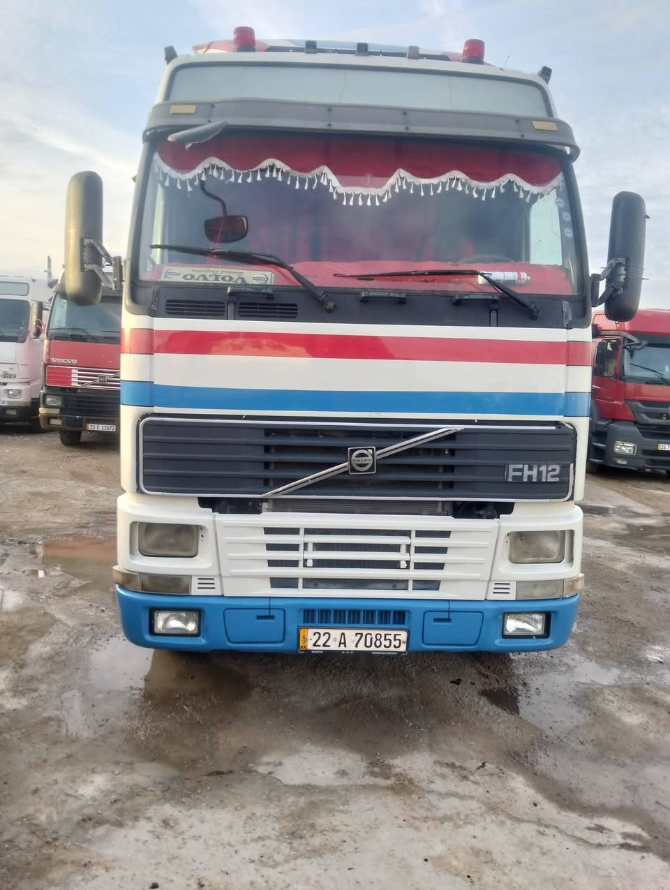 السلام عليكم فولفو للبيع موديل 2000 راس وعربانه حجم المحرك 420 رقم اربيل سنويا جده 2030 طول العربانه 13 60 سعر 170 عنوان كركوك رقم الهاتف ***********
