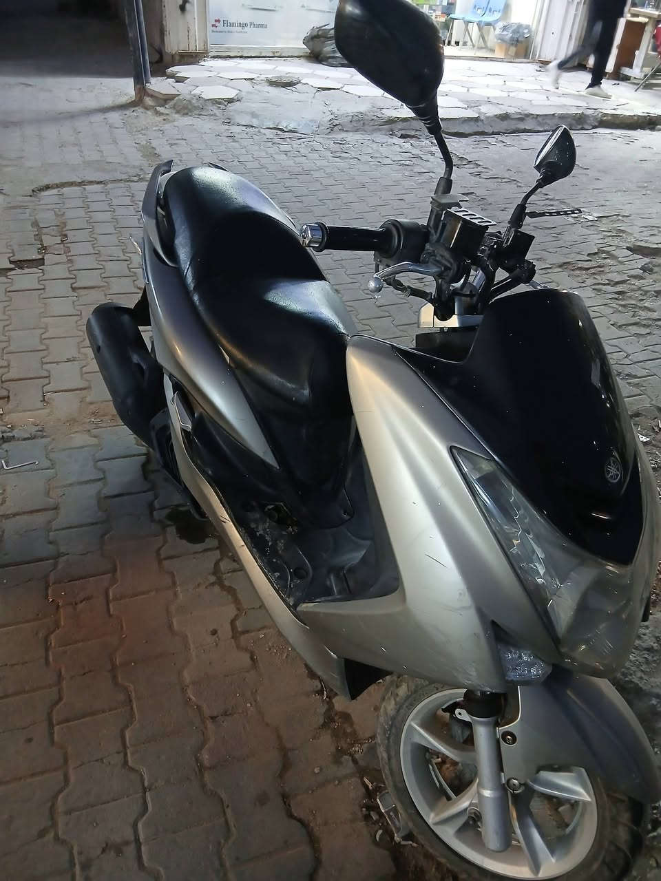 سلام عليكم ماجستا اس للبيع دراجه خير من الله اي نقص ما بيها السعر ٨ أوراق 
***********
