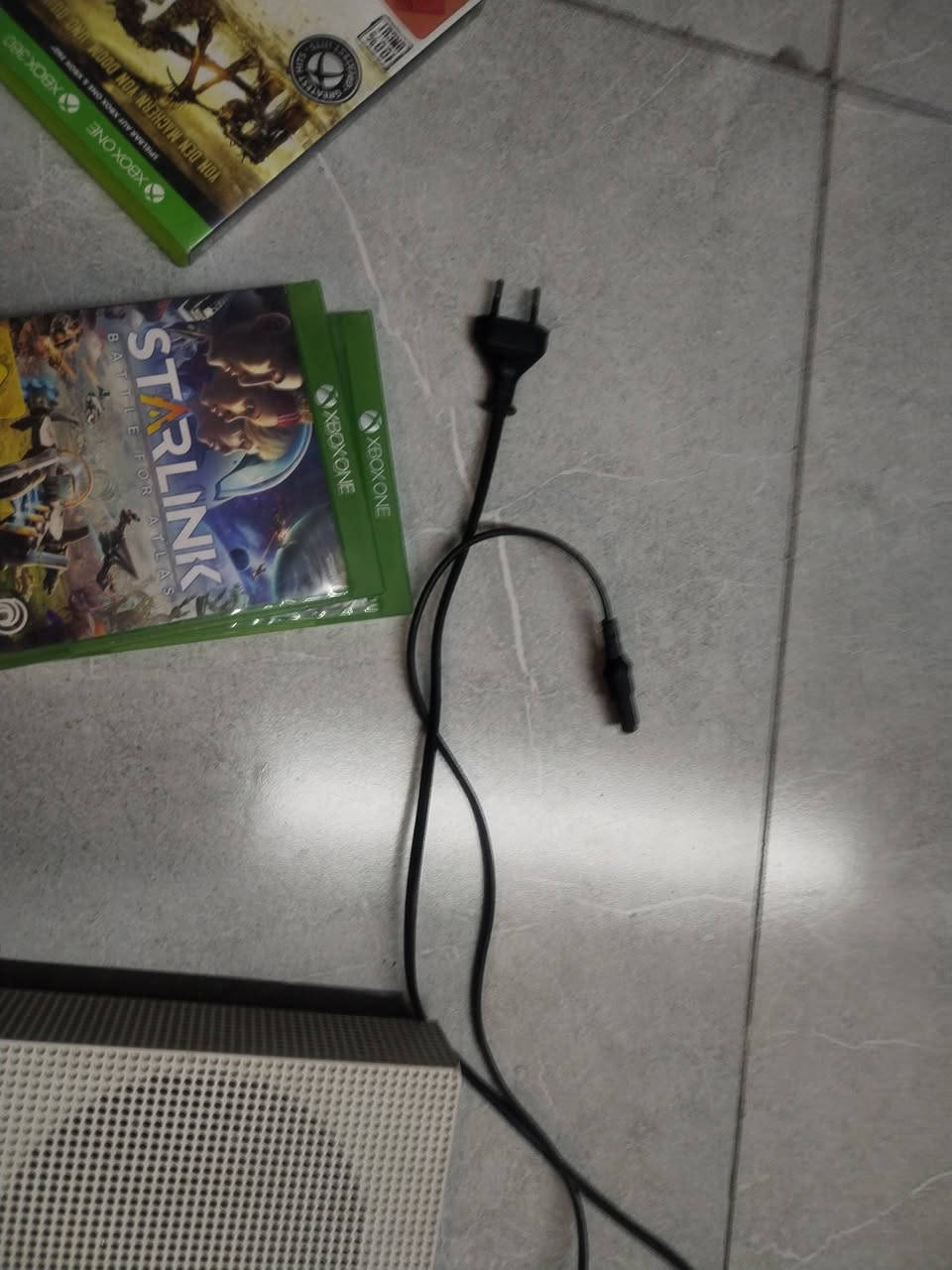 🎮 للبيع Xbox One
✅ الحالة: ممتازة ونظيف جداً (استخدام يومين فقط)
🎮 يجي وياه يد تحكم أصلية + جميع الأسلاك
💯 شغال بدون أي مشاكل وجاهز للفحص
📍 الموقع: بغداد
💰 السعر: 300,000 دينار قابل للتفاوض بالمعقول
📩 للتواصل خاص


**إذا كنت صاحب هذا الإعلان وتريد حذفه لأي سبب، رجاءا أرسل رسالة إلى الدعم الفني**
