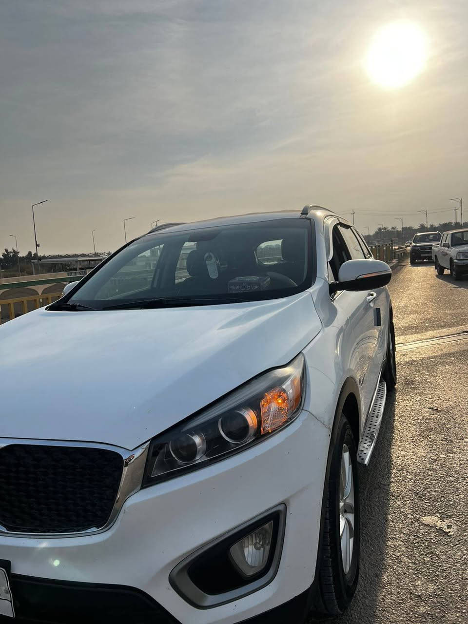 السلام عليكم عندي سورنتو امريكي موديل 16سياره جديده وجاهزه صدر جديد تخم تاير جديد مكينه اربعه سلندر سبعه راكب سياره كلش حلوه وجديده حادثها جاملغ وباب السايق ماشيه 75 بيع او مراوس مكان السياره بغداد السعر 166 لاستفسار اتصل عل رقم ***********
