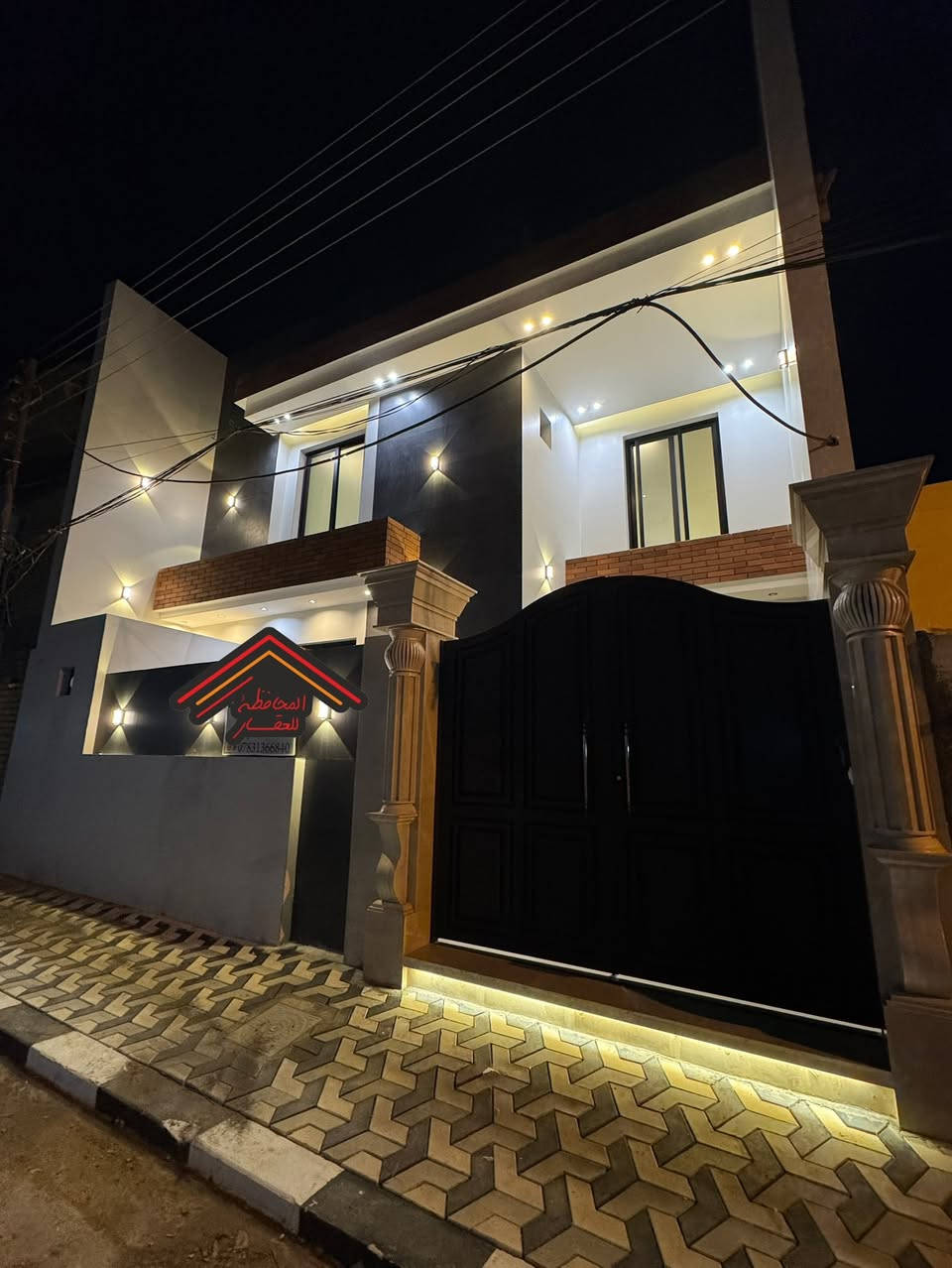 #دار_للبيع🏠
#الموقع : حي الكرامة🌍

#المساحه : 200م  واجهه 10 نزال 20 شارع 12✨

#التفاصيل : بناء حديث درجة اولى ارضيه مرمر،سقوف جبسن بورد ،واجهه تطعيم ، سيراميك الحمامات والمطبخ درجه اولى ،بايات الدرج مرمر،محجر جام،ابواب صاج،شبابيك المنيوم،نظام تحلية مياه،نظام كامرات و wifi,سطح شتايكر ،  نظام تقطير للسبالت✨

#محتويات_الدار : الطابق الارضي1️⃣: مطبخ  + صاله +استقبال + غرفة نوم سويت + مجاميع صحيه عدد 2 
الطابق الاول 2️⃣: 3 غرف نوم  نظام سويت + صاله + مجموعه صحيه 

#المحافظة_للوساطة_العقارية 🌍
تسعدنا زيارتكم لمكتبنا 
📍في النجف - حي الاشتراكي - خلف شارع الروان 📍

للمزيد من المعلومات والتفاصيل عن العقار والمعاينه الميدانية يرجى الاتصال على 
☎️0781274497☎️
☎️***********☎️
#النجف #المحافظة #بيع #شراء #مقاولات #عقاراتي #تسويق_عقاري
