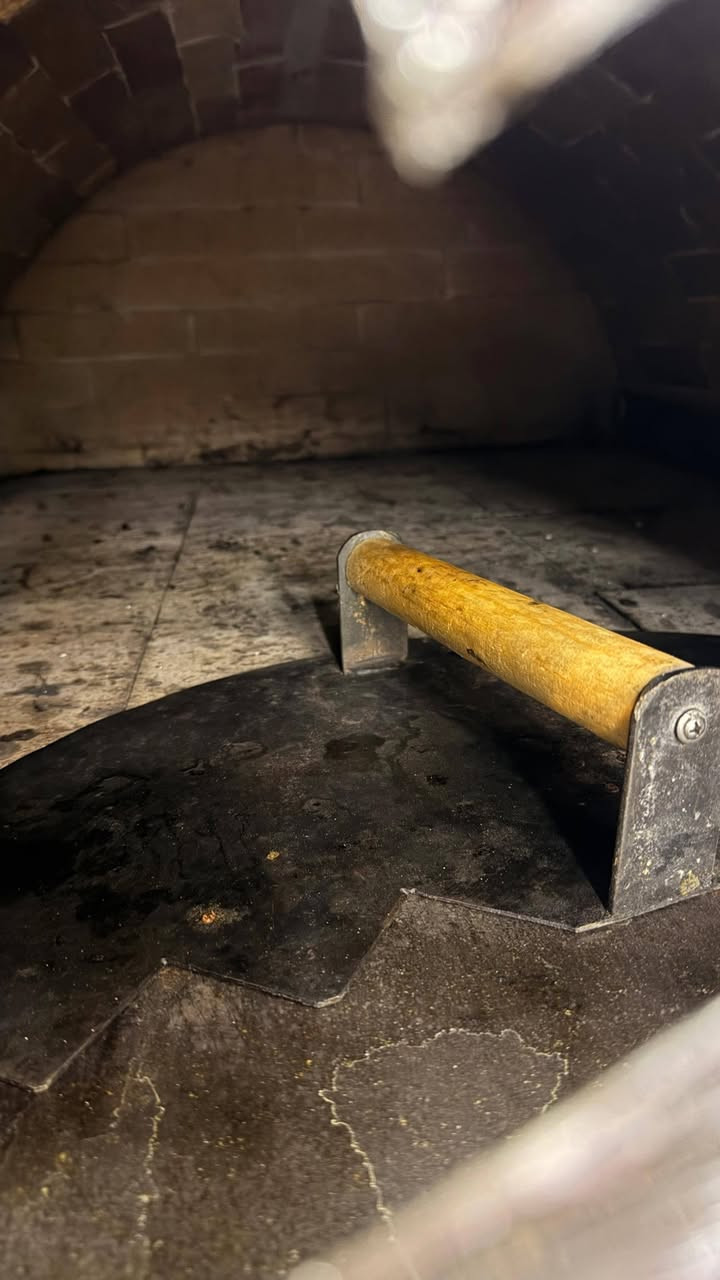 السلام عليكم فرن تركي لحم بعجين 
***********
