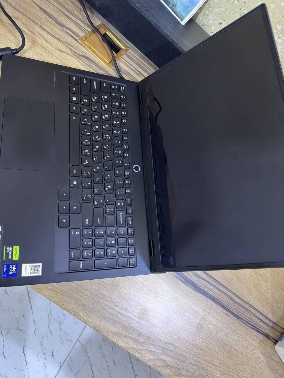 السلام عليكم
لابتوب لينوفو ليجن يرو 5 مستخدم اقل السنة 
💻 Lenovo Legion Pro 5 (16IAX10)

💰 السعر:
2،100,000 دينار عراقي

⸻

🖥️ المعالج (CPU)

* Intel Core Ultra 7 255HX

🎮 كرت الشاشة (GPU)

* NVIDIA GeForce RTX 5060
* ذاكرة 8GB GDDR
* قدرة تشغيل: 115W

🧠 الذاكرة (RAM)

* 16GB DDR5
* بتردد 5600MHz

💾 التخزين

* 1TB SSD
* PCIe Gen4 x4

📺 الشاشة

* الحجم: 16 إنش
* الدقة: WQXGA (2560×1600)
* النوع: OLED
* السطوع: 500 nits
* التغطية اللونية: 100% DCI-P3
* معدل التحديث: 165Hz
* يدعم: 
*DisplayHDR True Black 1000
* Dolby Vision
* G-SYNC
* Low Blue Light
* High Gaming Performance
* Flicker Free
ملاحظة : الكارتون والشاحن الاصلي موجودات 
شاحن 245 واط 
3 مودات تشغيل هادىء, اوتوماتك٫ اداء عالي 
مكاني نجف
 واتس ***********

