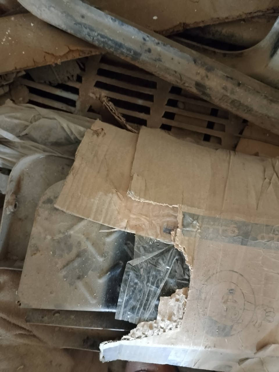 يوجد غراض لاندكروز بيكب أو بتره اكو جديد واكو مستعمل
المكان/ ديالى بلدروز 
***********
