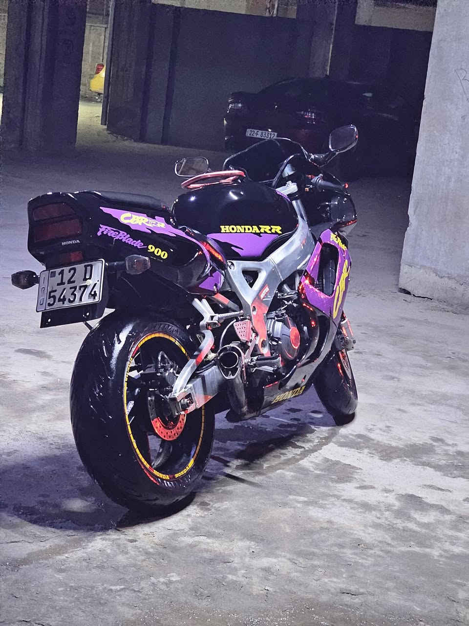 سلام عليكم HONDA 900 rr للبيع
((((رقم وسنوية شرط التحويل))))
مكينة وكير بالباكيت عليها ادامة كاملة ربع ما يعوزها 
دهن موتل مبدله قبل يومين وفلتر اصلي ومي زيتي
صالنصة بروكس صوت طرب💤💤
طخم بلكات NGK موسسه اصلي نكرة سلف بكل وقت
لايت زينول ولد احمر شيطان
تواير جدد مري بلادي بريكات امامي خلفي سرعة 300💀
((مكانها موصل)) ((وسعرها خااااص))
الي يريدها يخبرني ويشلع عيوني
***********
***********
