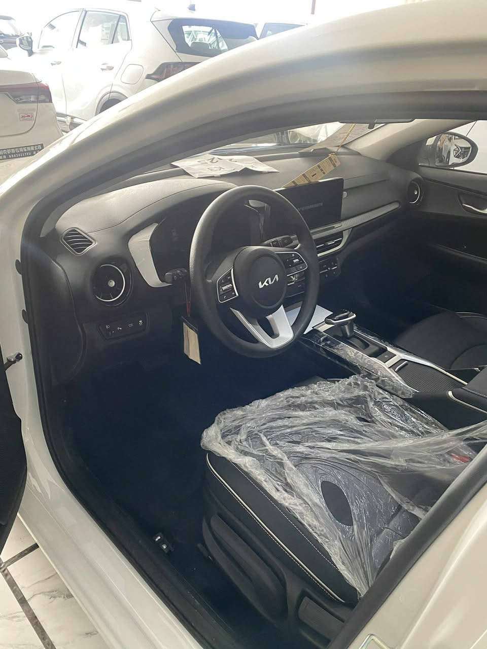 K3 2025
ماشية ٢٧ الف رقم اربيل 
مكفولة كفالة عامة السيارة على وضع الشركة
محرك 1.5 دبل نوزل
السيارة فول 
كشنات جلد 
فتحة
السعر١٤٣ وبيها مجال
مكان السيارة الانبار الفلوجة
***********
