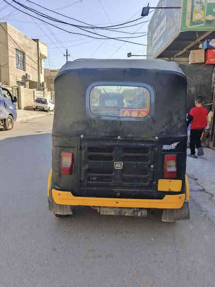 من رخصه الادمن
السلام عليكم تكتك موديل 17 
تكتك حلوه مكينه حلوه بيها ملاحضات بسيطه 
التكتك مصبوغه لجماليه  بخاخ يعني بالبانزين يوكع 
مكينه ٢٠ مجفته مره وحده 
اوراق كامله بس مو بسمي 
صاحبها موجود رقمه تكدر تتفق ويا وتسوي مكاتبه 
اني اكفلها من السرقه فقط 
الصور موجوده مال الون القديم 
تحب تشوفها راسلني وات ساب 
مابيها ضربات قويه ولا معجون 
تكتك حلوه وهاي صورها بدون غسل 
السعر 3 مليون بيه مجال
*********** للاستفسار
