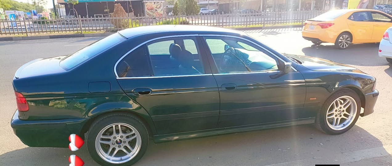 سلام عليكم للبيع  بي ام صقر فئه e39 حجم i528 اصل 28موديل 1998
رقم اربيل جديد دولي. تحويل او وكاله بنفس اليوم
سنويه لحد 2029
محرك 6 دتك فانوس 28
كير اوتو  S وM
تبريد شغال قطعتين خلفي امامي
جام اوتو 4 
لايت تحكم
تصعيد جام ويه القفل
شاشه كامره خلفيه تحكم ستيرين شغال
مثبت سرعه شغال
 ويل M
دعاميه امامي وخلفي M
كهربائيات جاهزه
مكان السياره كركوك السعر 92وبيها مجال
الشراي يتصل***********
