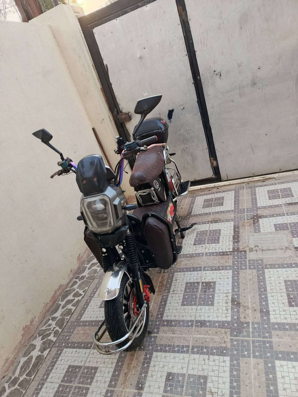 السلام عليكم
للبيع جبلي هيوشه
6باتري نضام تشغل سويج/بصمه تشغيل/بصمه اصبع
دبل سويج دبل بصمه
نوع بطاريات هيوشه36امبير
سماعه ديجي بلوثوت داخل صندوق
صندوق يفتح عن طريق ريمونت 
نضام 4سرع/سرعه 120
شاشه دجتل تحديد العطل/تاير العريض 
يدات بريك نشرات +اشاير 
رقم صوئي/
السعر /750
عنوان /جبيل جامع التقوى 

استفسار اتصال &
***********/+وتساب
