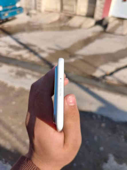 سلام عليكم
امراوس فقط مع ايفون 

اخون جهاز تكنو بوڤا اسليم 5g مستعمل 14 يوم فقط فول نضافه 

ذاكره 256

رام 12+8

بطاريه 5160 

انحف هاتف بلعالم انحف من الجگاره 

ورقم النحافه جهاز صلب 

وتحمل الماء بمعيار IP65

يحتوي على ضوء عند وصول الشعارات او تريد انته اشغلهم بل كيف المختصر جهاز رقم واحد ولنصافه 100%
التواصل *********** واتساب 
او علق واني اتواصل وياك
ملحقات كامله
