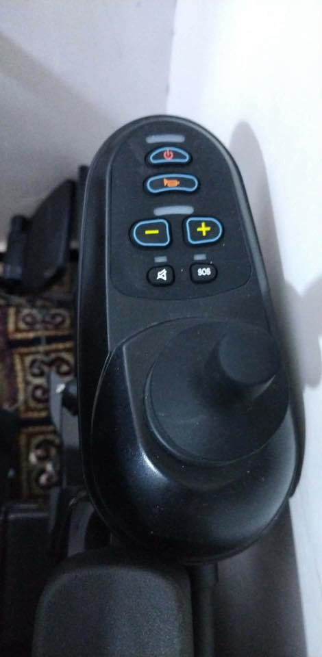 السلام عليكم عربانه كهربائيه للبيع للبيع ب٦٥٠ وبيها مجال واتصال ع هذا الرقم ***********
