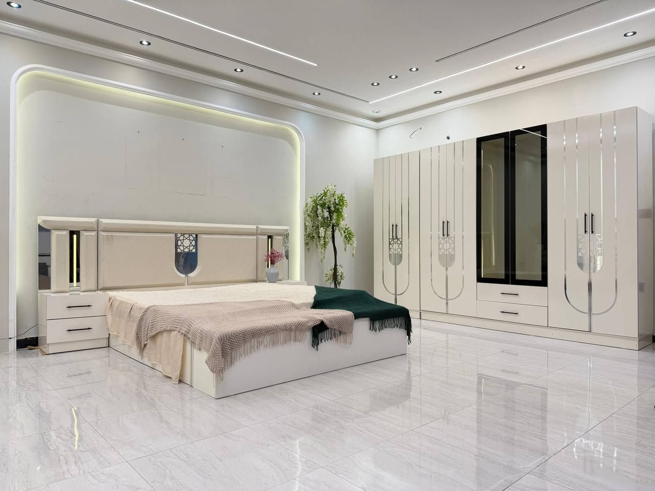 *تم وصول موديل اكسنت*
*10قطع الاصلي*
*ظهر بلوك*
*برغي وجوي حديد*
*كنتور ٣٢٠سم*
*ابواب جام*
*اناره بالكنتور +مجرات*
*اناره بالكومديات*
*سرير مخزن*
*شازلون مخزن*
*قياسات الغرفه عملاقه*

*كل هذا بسعر مليون و350 الف*
***********
