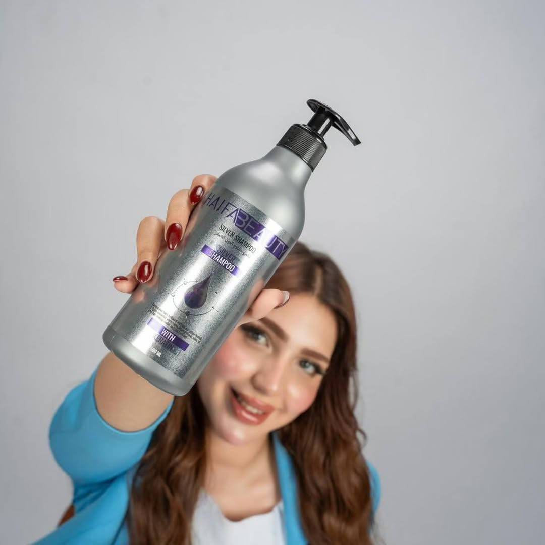 شامبو سلفر هيفا بيوتي الاصلي
الإيطالي ✨🇮🇹 ان كان لون شعرك اصفر ثلجي  وحابه تغيري
 للسلفر او كان شعرك اصفر وحبيتي اطفين لونه 
الحل هو شامبو سلفر من هيفا بيوتي💯😍

طريقة الاستخدام👌🏻
يترطب الشعر من الجذور للااطراف بالماء 
بعدها تاخذي كميه من شامبو سلفر وتحطيه ع الشعر 
مده 7  دقائق⏱
بعدين اغسلي شعرك  من الشامبو بماء فقط وشوفي جماله 
يستعمل مرتين بالاسبوع
المنشأ إيطاليا الأصلي 🇮🇹 
الحجم 500ml


**إذا كنت صاحب هذا الإعلان وتريد حذفه لأي سبب، رجاءا أرسل رسالة إلى الدعم الفني**