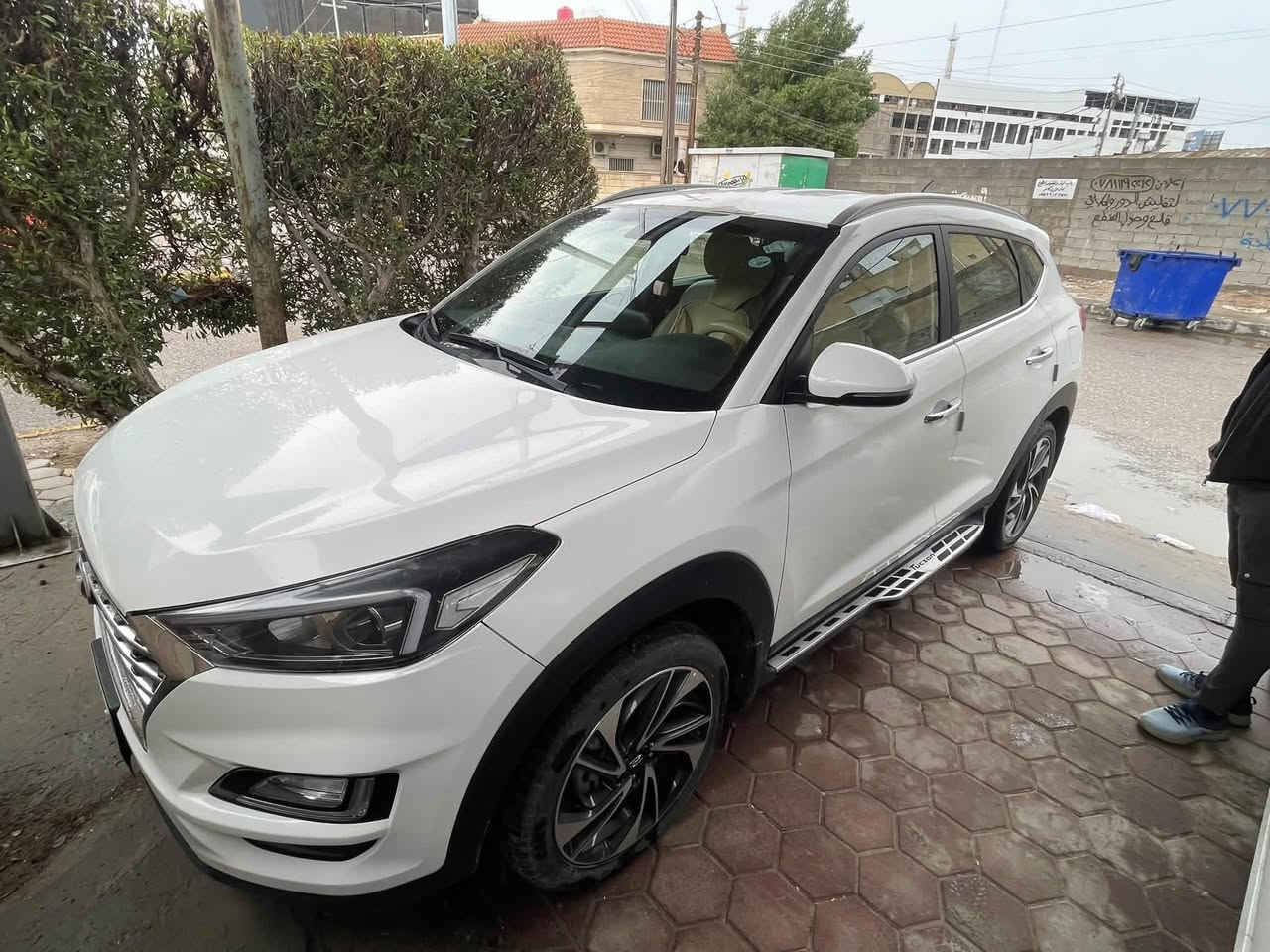 توكسان مديل ٢٠  خليجي رقم اربيل سنويه منتهيه  سياره جديده جدا ماشيه ٣٧  كفاله عامة  ما عده اربع اصابع بصندوك بارد  ومشتغليها شغل درجه اولى مكان البصره ***********  السعر ٢١٠ وبيها مجال
