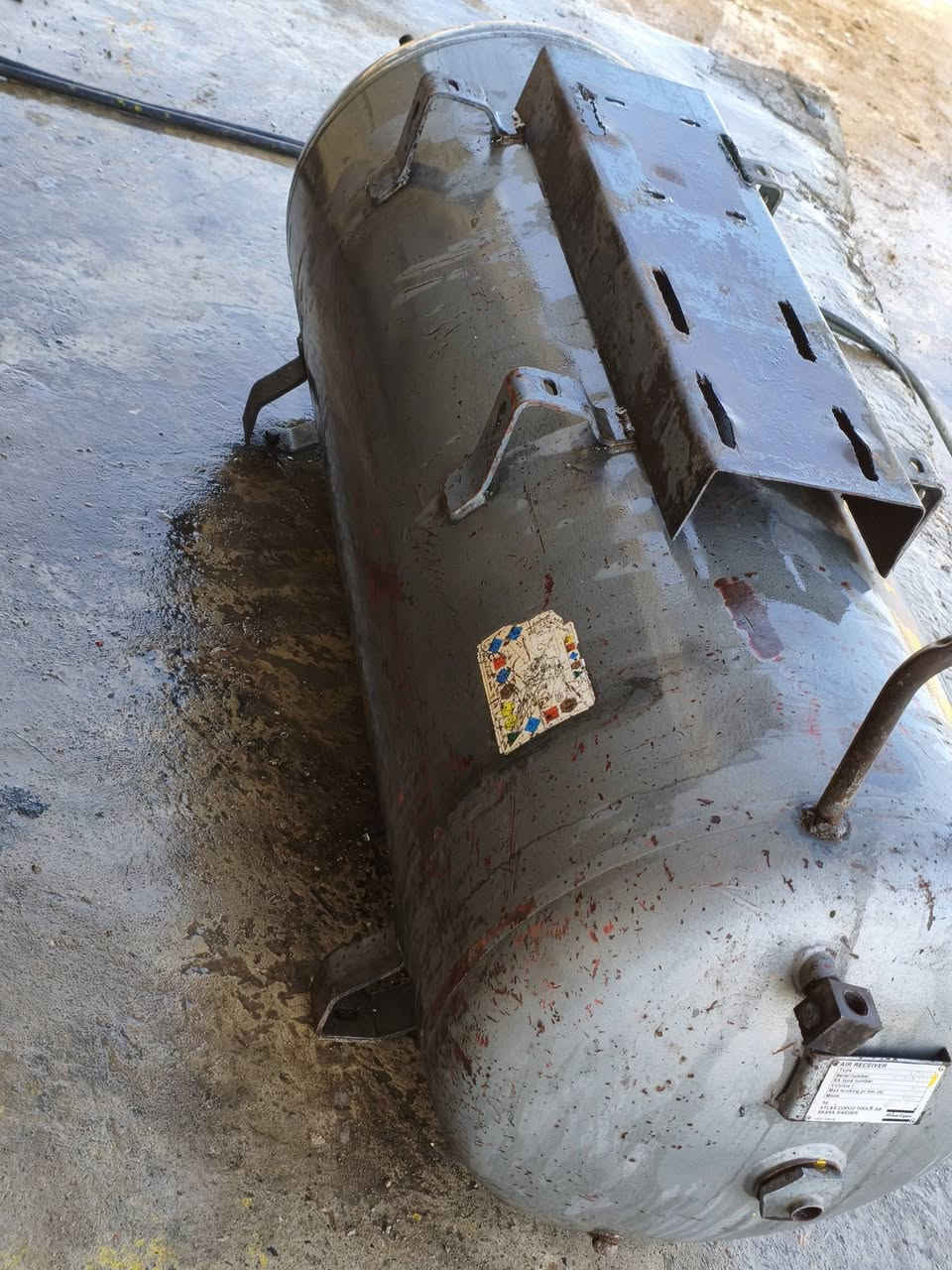 السلام عليكم بطل للبيع اطلس الاصلي بلادي حبيت تخبرني ***********
***********
