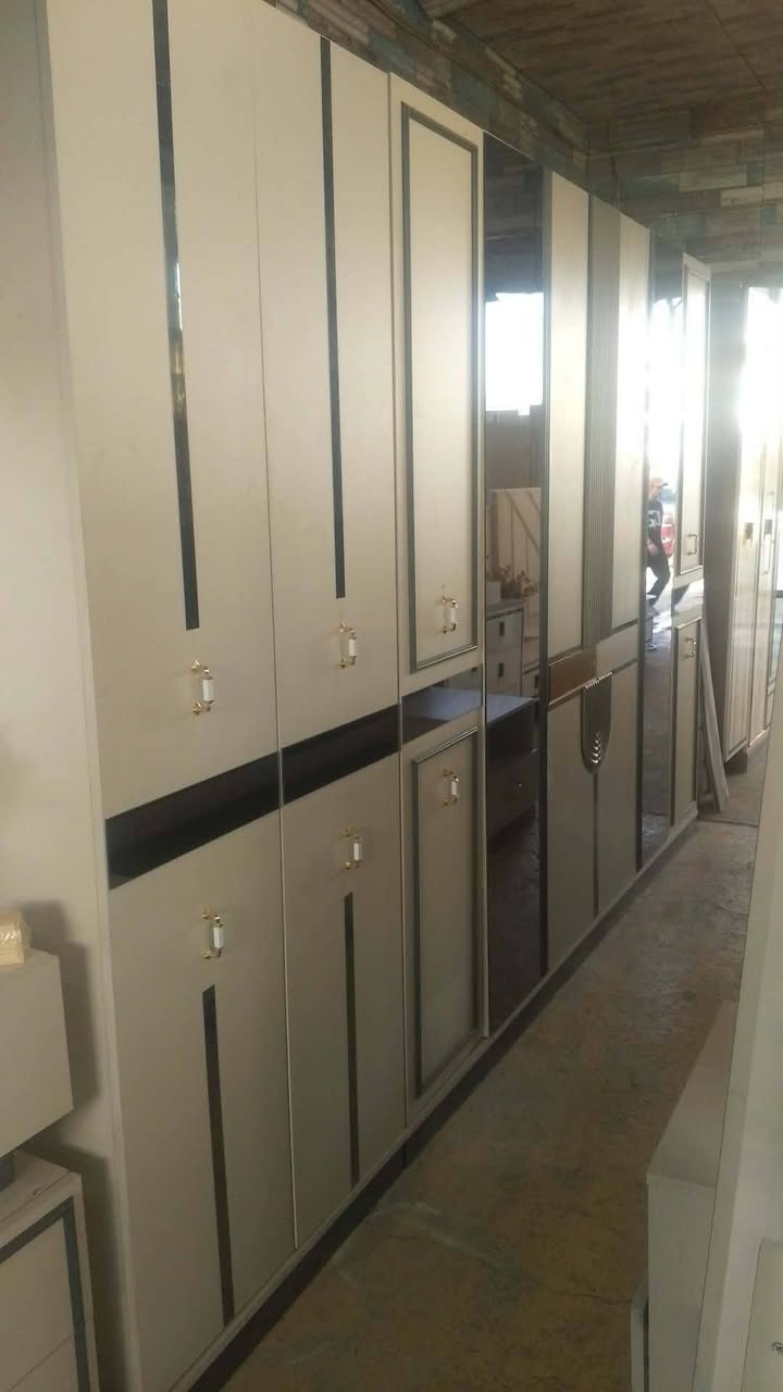 غرف نوم تركي عشر قطع غير مستخدمة منصوبة فقط ب 950 مع الشد والنقل للاستفسار خاص او  الاتصال ***********
