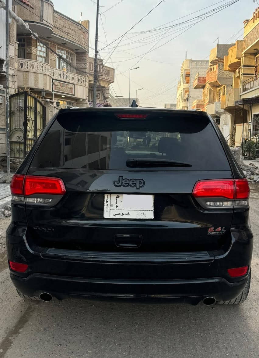 السلام عليكم 
جيب 14 شيروكي وارد امريكي سوده فول مواصفات 
حادثها جاملغات ثنين وبنيد وشبر من باب السايق
كير ومكينة مكفوله فقط بعض النواقص بالصدر  
السعر $170 وبيها مجال مكاني بغداد 
رقمي  ***********
