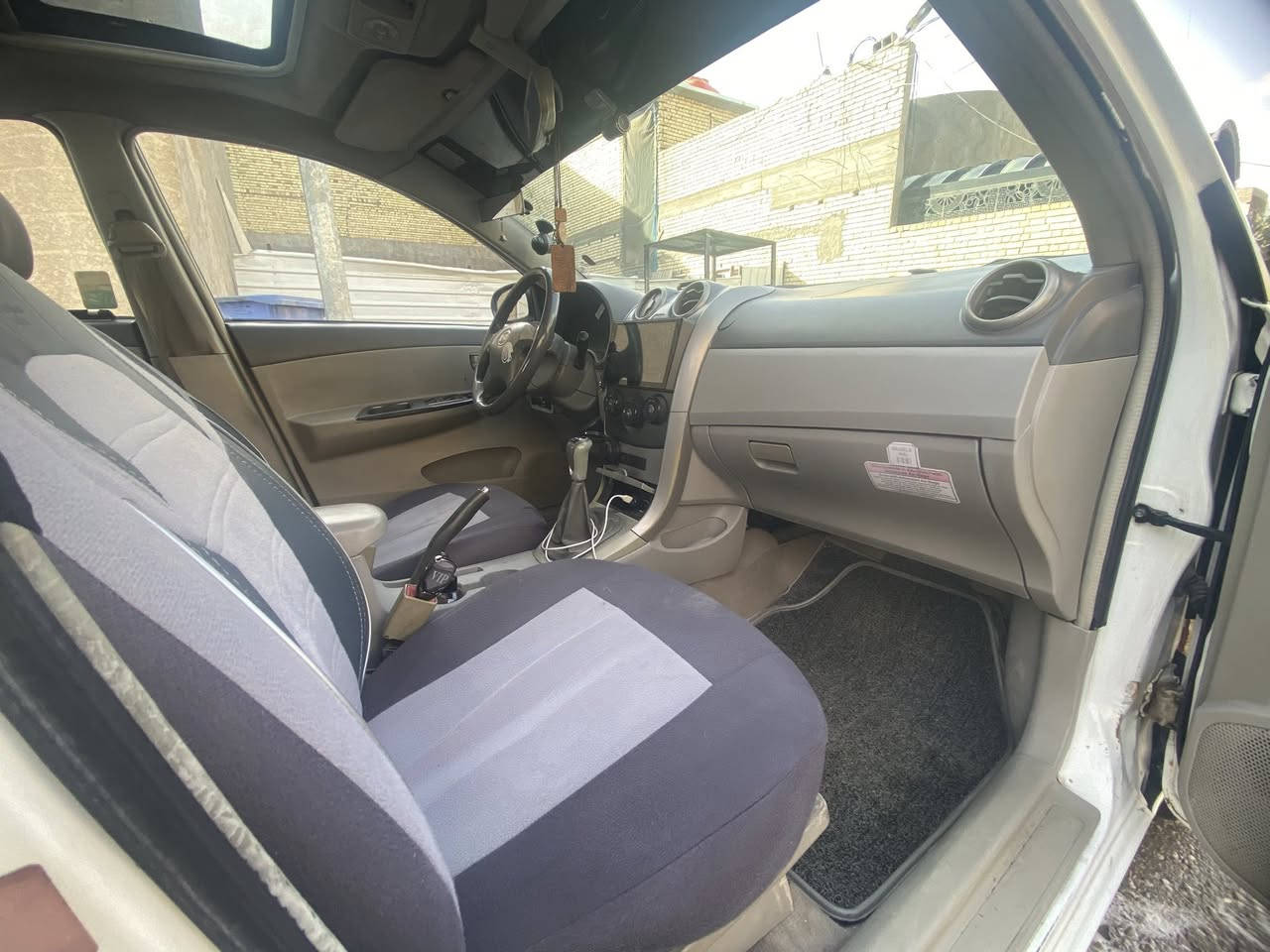 سلام عليكم 🫡
بي واي دي مديل 2013 للبيع 
سياره حلوه ومرتبه غرفته حلوه دوشمه جديده باتري جديد شاشه جديده كامره دواره داشكم امامي.  

كير عادي تاير خط ابيض نقص كمبيراسر واكف رقم انكليزي بسمي 
مكان سياره زعفرانيه 
اتصال (***********)
سعر 56 وبيه مجال
