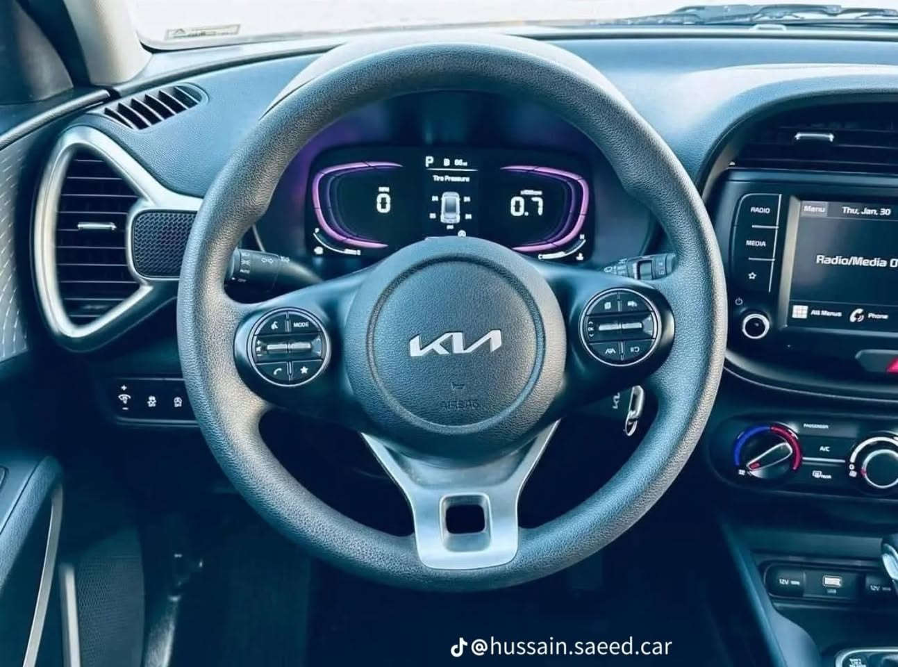 السلام عليكم ( بيع فقط )
كيا صول 2023 وارد امريكي
رقم بغداد انكليزي  باسمي شخصيا
برغي مبيها نقص 
اللون  فيلي 
حادثها باب السايق او جاملغين 
والبنيد عقجه بصيطه بي بس بدلته اذا اتريد القديم عندي 
صور الحادث  مرفقه في المنشور 
والباقي مكفوله 
المواصفات
ايرباك ستيرن وبردة طاك
محرك( 2000 )دوش 
ماشية ٥٢ الف ميل
حجر بيئة اصلي 
رادار امامي او خلفي او جانبي
شاشه كبيرة 
وضعيه قياده. سبورت وعادي 
فول تحكم ستيرن  
كاميرا دوارة   
كتلوكات شركة
سبير جديد منازل 
السيارة جديدة جدا جاهزة وكاملة 
العنوان : بغداد بلديات شارع شبكه الكهرباء شارع الشريط 
السعر :152
رقم الهاتف ***********
