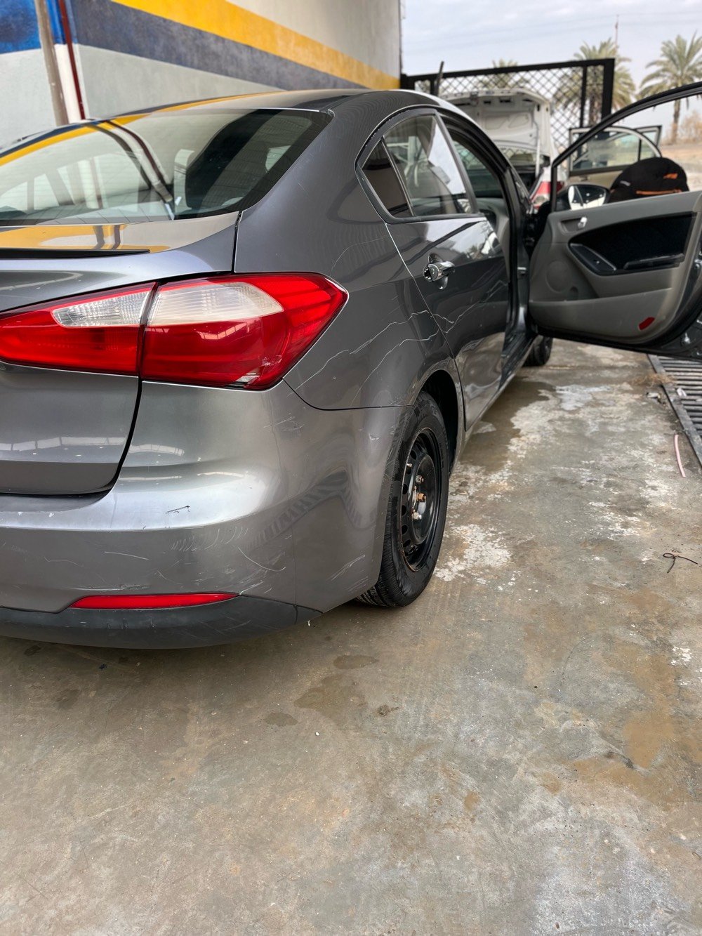 سلام عليكم سيراتو موديل 14 البيع مواصفات عاديه سياره بيها باب خلفي جه سكن مبدل وشويه بيها حالوب بل قماره وبيها شويه باردات سياره مكينه 1600ماشيه 450 الف ناقصه حداديه الصدر 
رقمً بابل مشروع وطني 
