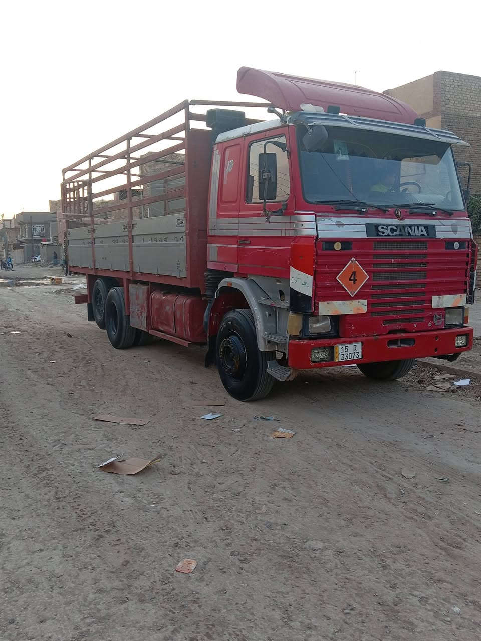 السلام عليكم سكانيا للبيع ***********
