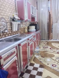 كاونتر  قطعتين ارضيه طوله ٢ وتعليك  وسنك  متر ونص  +بي جرارات يشكلن ون...