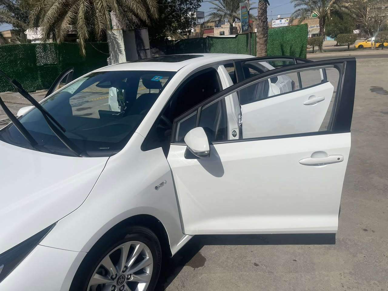 السلام عليكم كورلا هايبرد موديل 25 ماشية 12 الف باسمي مكفولة السيارة رقم بغداد اتصال مكان السيارة بغداد ***********
