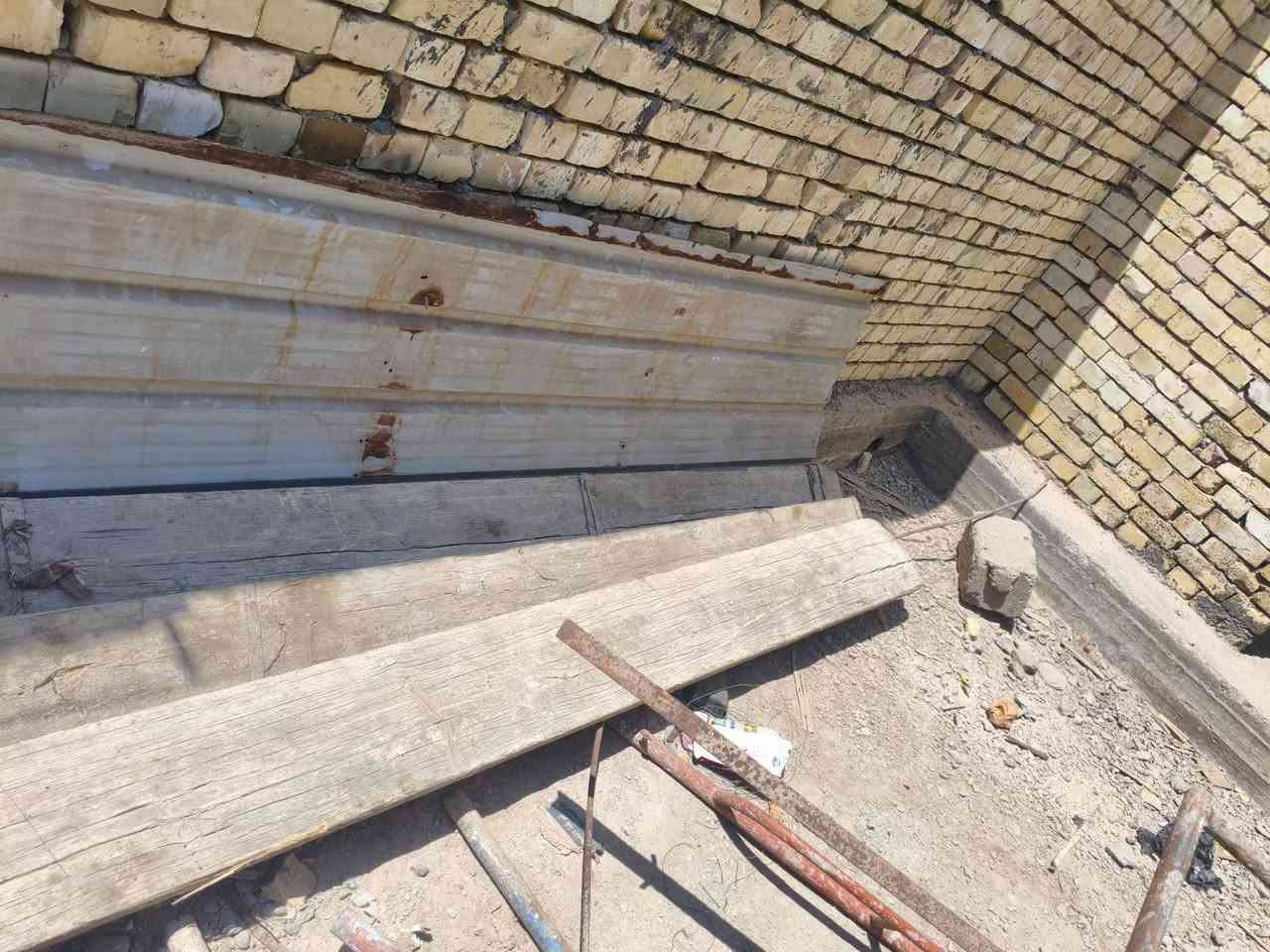 سلام عليكم عندي درابات عدد 8 ثنين تعبانات شوي والباقي نضيفات الواحد ع 15 وبيهن مجال 
للاتصال ***********
