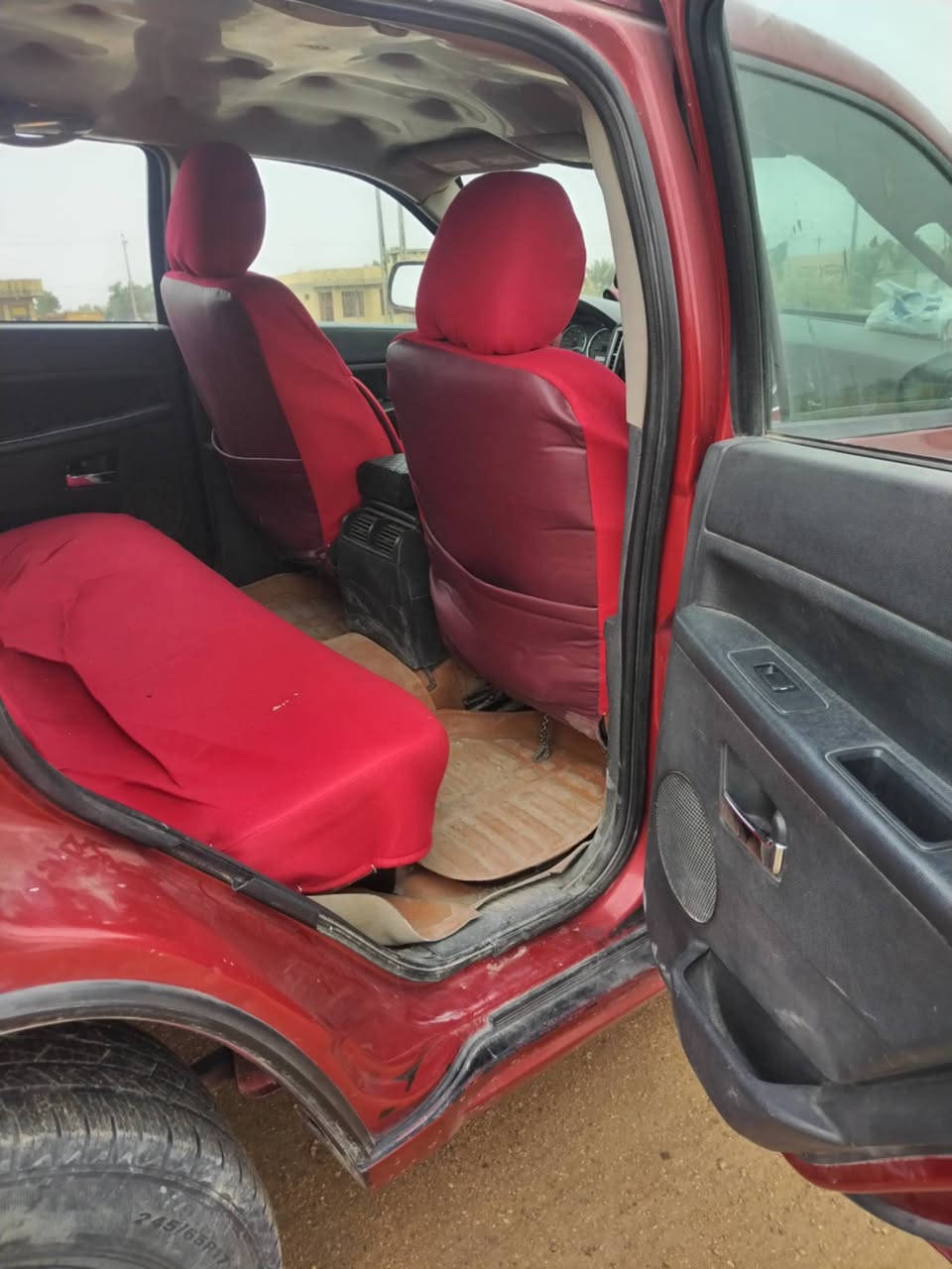 السلام عليكم ورحمة الله وبركاته جيب شيروكي ٢٠١٠ اوتوماتيك وعادي محرك ٦ سلندر ٣٧٠٠ كير بي عته ب الثاني صبغ عام متجيه حداديه وتاير نص عمر كهربائيات كلها شغاله بس التبريد عوزه بوري واحد المالك بغداد سنويه شهر ٨ تسقط ٢٠٢٦ سعر ٨٠ وبيها مجال المكان سماوه


**إذا كنت صاحب هذا الإعلان وتريد حذفه لأي سبب، رجاءا أرسل رسالة إلى الدعم الفني**