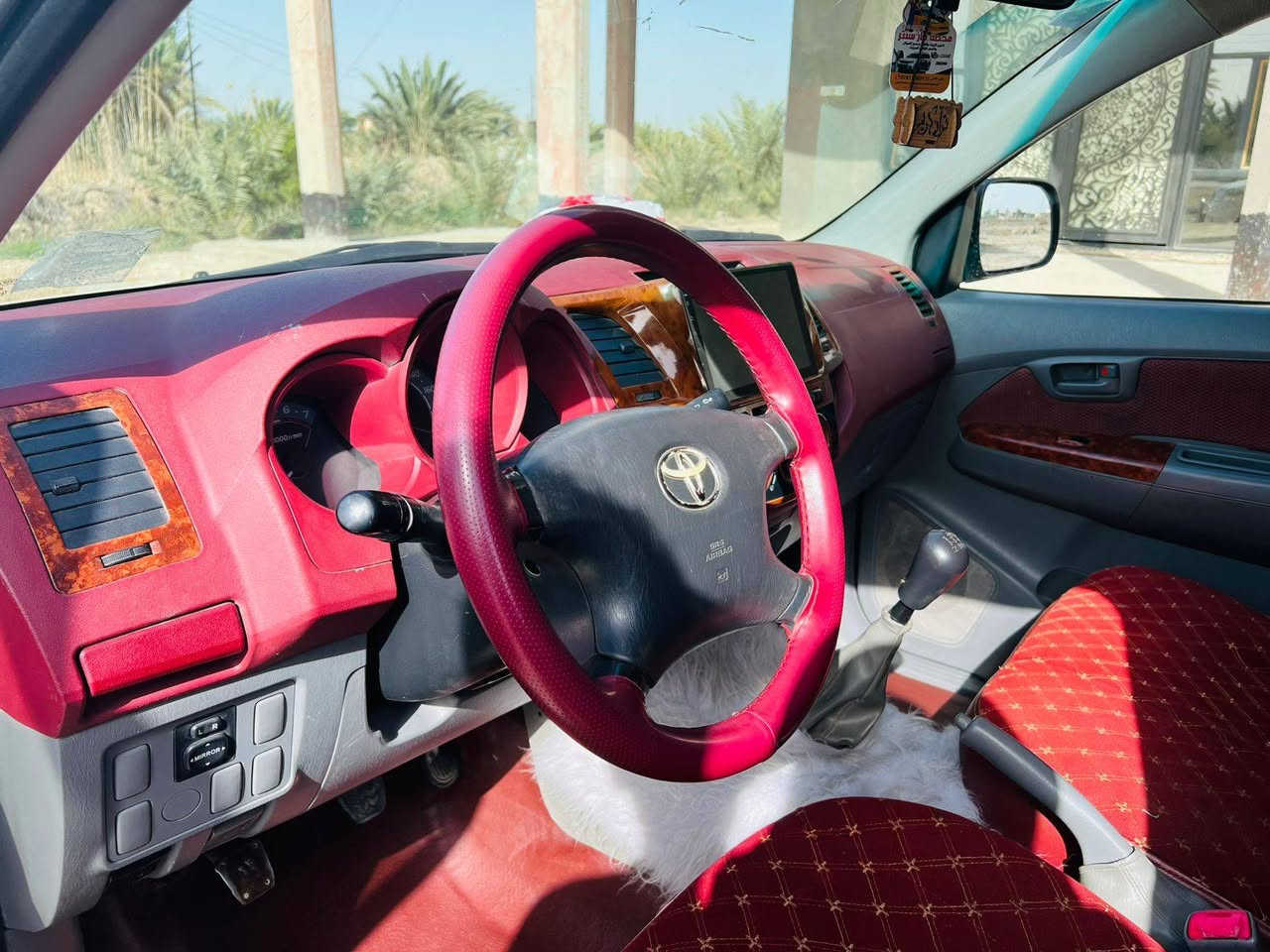 تيوتا للبيع... 2011 ... رقم بغداد مميز
السعر 165 بيه مجال 
***********
