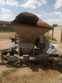 دكاكا التبن جديده وجاهزه للعمل السعر مليون وبيها مجال للاستفسار اكثر ا...
