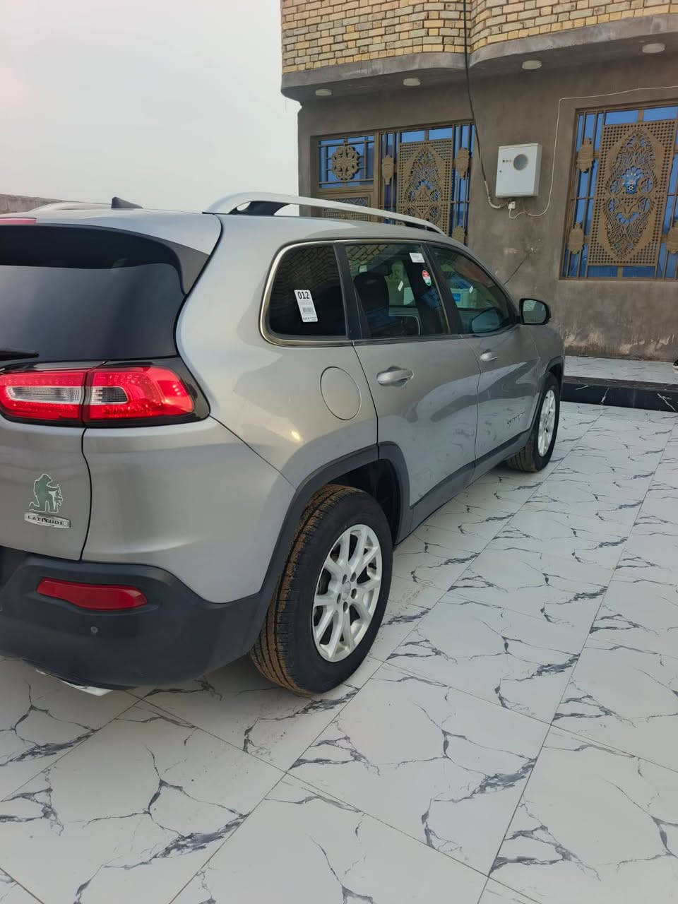 سلام عليكم جيب شيروكي بزون مديل 2016 سياره مكفوله من ضربه ول تبديل وصبغ رقم بصره سيار جديده مكينه 6 سلندر كير حداديه تخم تاير تبريد 🥶كله جديد سنويه لل2028 مكان ناصريه السعر ١٠٧ للسفسار عله هاذه رقم ***********
