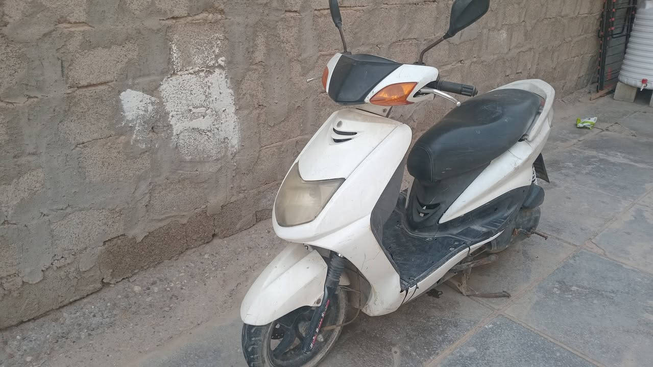 السلام عليكم دراجة سكنس ١١٠ ياباني
شغالة بس ابيع كوم حديد مكاني بغداد المعامل الحسينية 

*********** السعر ٣٥٠
