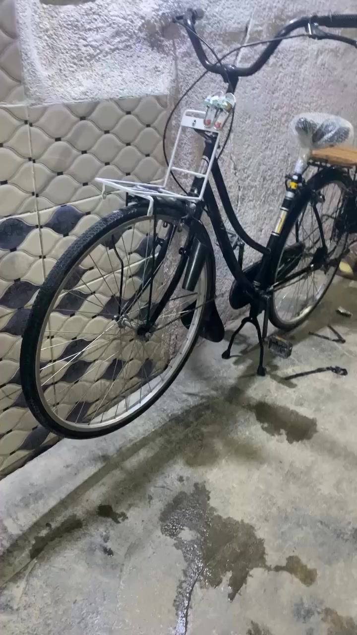 سلام عليكم بيسك لبيع جديد قبل شهر نزلته من لحاويه بيسكل حلو مكاني بغداد مدينه لصدر بل خدمي مال داخل قطاع 55 لسعر 100وبي مجال رقم لهاتف***********بي واستاب حجمه 27
