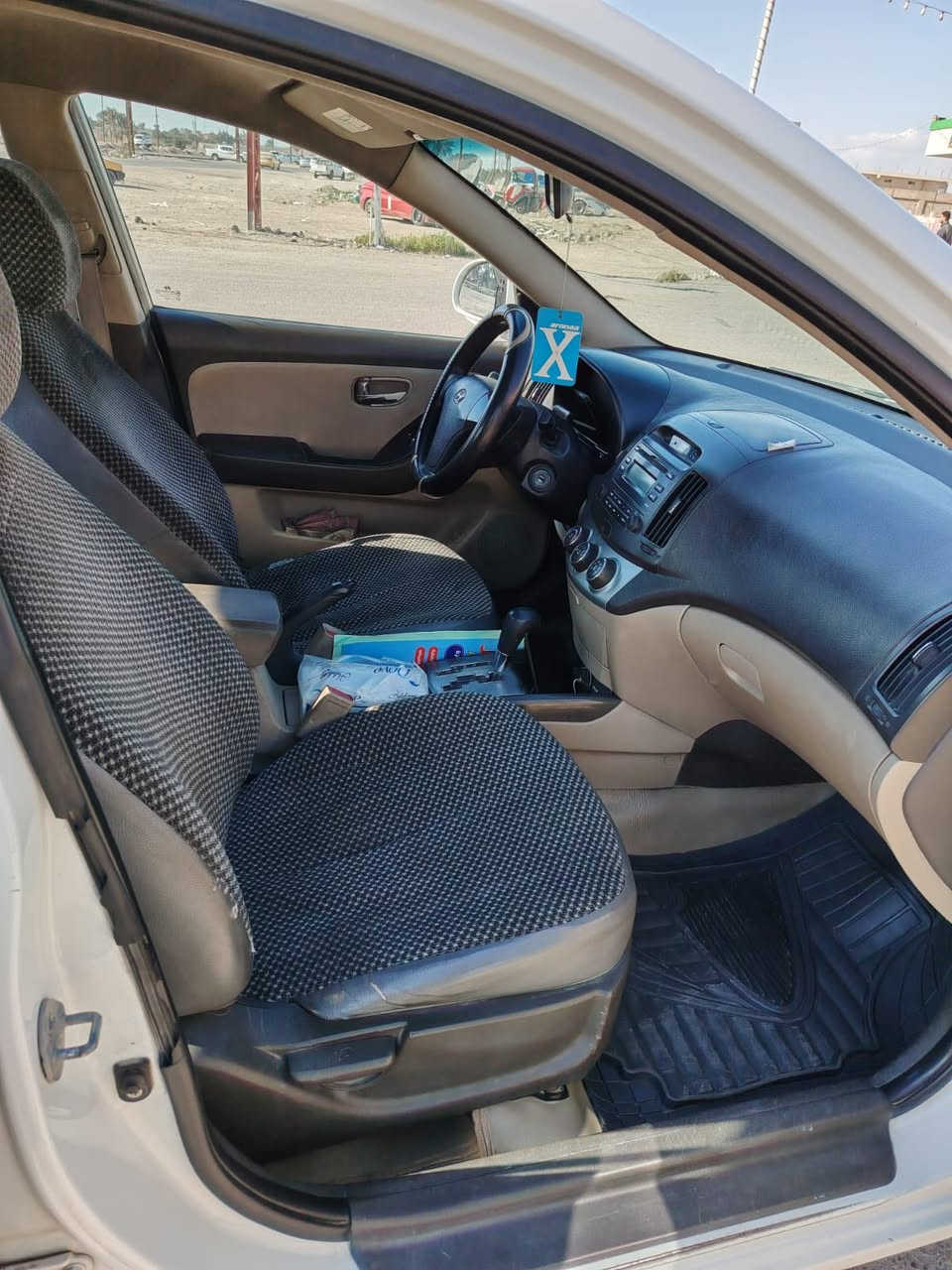 سلام عليكم النترا 2010 خليجي ١٦٠٠ جاهزه ع اخير حباية قطعة صبغ بيها أماكن بارد وسونار مرفق ويه صور خدادية مكينة  _كير  جديد بمعنى الكلمة بغداد بسمي. 

فقط بيع ١١٥وبيهاً مجال 

مكاني بغداد المحمودية 
***********
