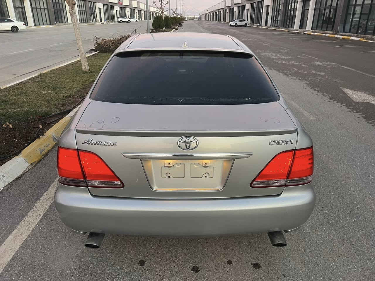 شاهینەی موس 
مۆدیل 2005
مەکینە 182
3دوگمە 
ئاوینە ئیشارەت
تەبرید ساردو گەرم ئیشەکا
دەعمو لیدراوی نیە
گیرو مەکینە بەشەرت
چوارتایەو ویلی لۆکی لەسەرە 
سعری کۆتای 57 گەلایە
***********
