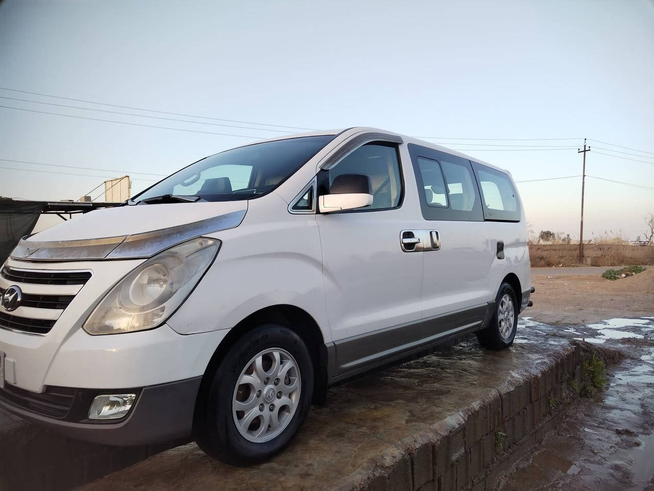 سلام عليكم ورحمة الله وبركاته
ستاركس موديل ٢٠١٥ سياره حلوه جاهزه من كلشي مكينه كير خير من الله لا تنقيص ولا تبخير تبريد ثلج تخم تاير داخل مدوشم كله سياره صافيه لا صبغ من عده بارد قليل وجنطه مبدله بدون حادث وجنطه بلاديه بدون صبغ السعر ١٨٥ وبيه مجال شي قليل  الاستفسار ع هاذ رقم***********
