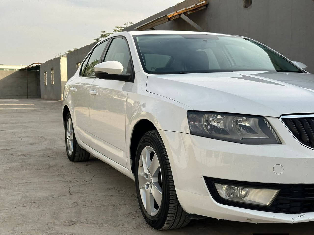 سکۆده مۆدیل 2014 سەیارەکی زۆر خاوێنه دوو نیو پارجەی هەیه بەبێ ژۆرێ و بەبێ ئیرباک بەشەرتی گێر و مەکینه و فەحس
*********** أربيل, العراق
