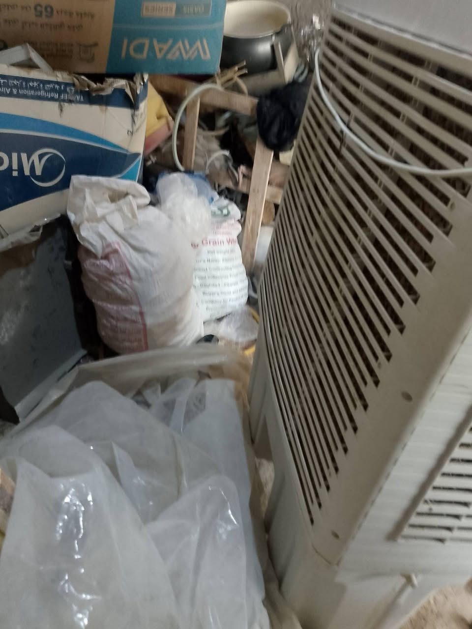 سلام عليكم مبرده كنفوريه ستعمال سنه وحده جديده بعده مكان النجف الاشرف كوفه شارع معمل التصال عل الرقن او مراسله الصفحه والسعر 150 وبيه مجال الطيبين ***********
