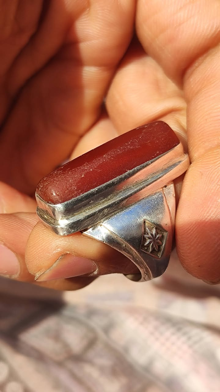 يا الله متاح جمار كصبه يمانيه قديمه صياغه قديمه ثقيله مقاس 21/22 المهتم يتواصل على الخاص ***********
